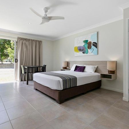 Beachside Boutique Motel Mackay Exterior photo