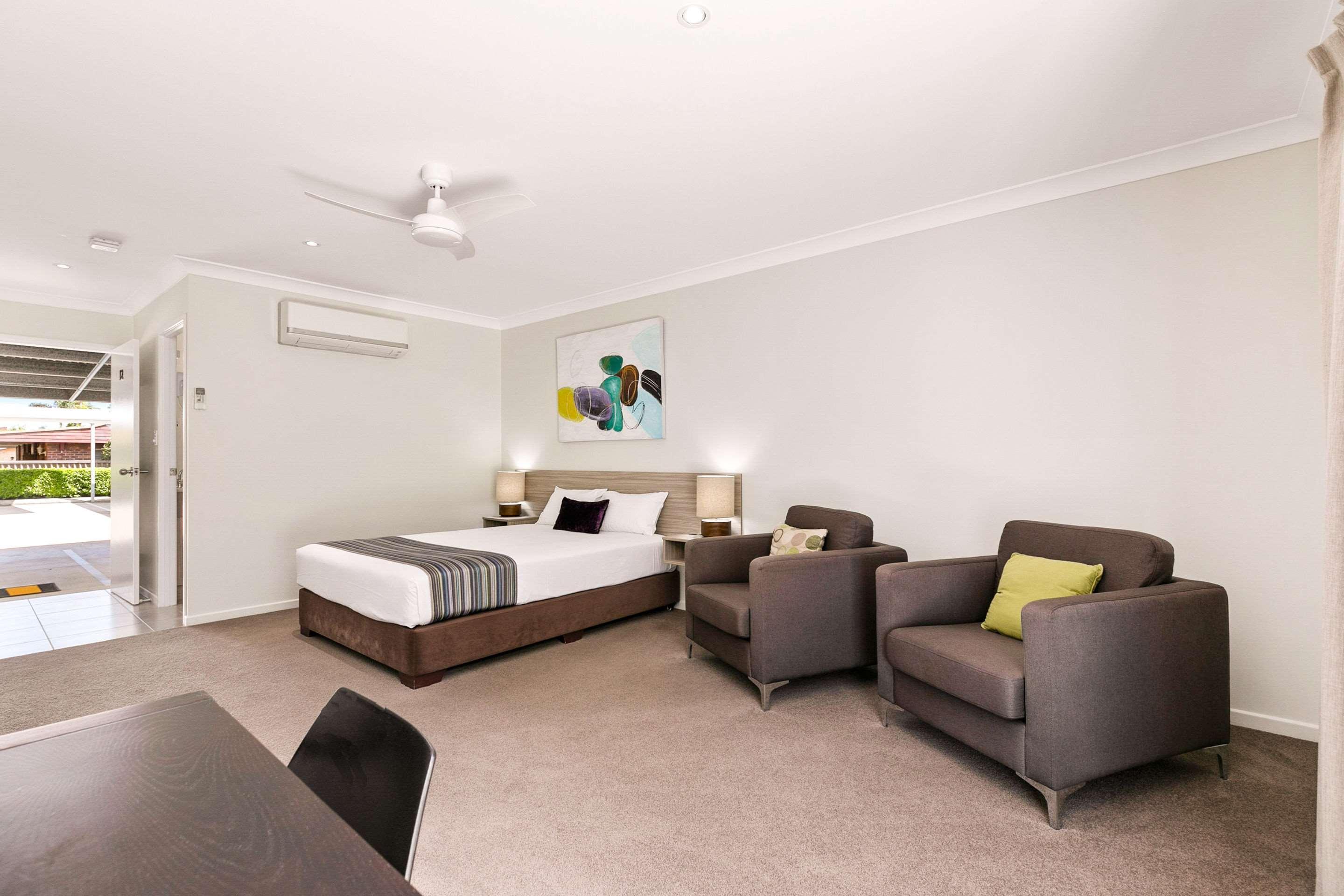 Beachside Boutique Motel Mackay Exterior photo