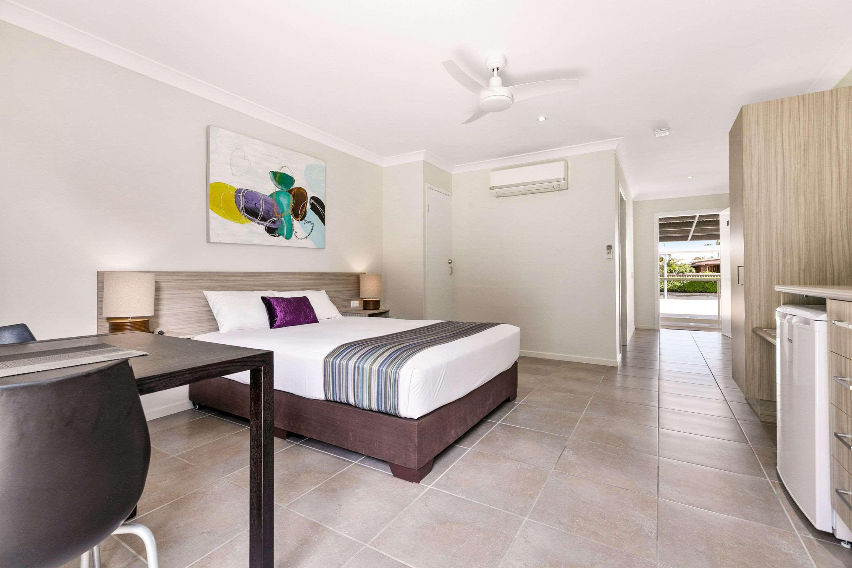 Beachside Boutique Motel Mackay Exterior photo