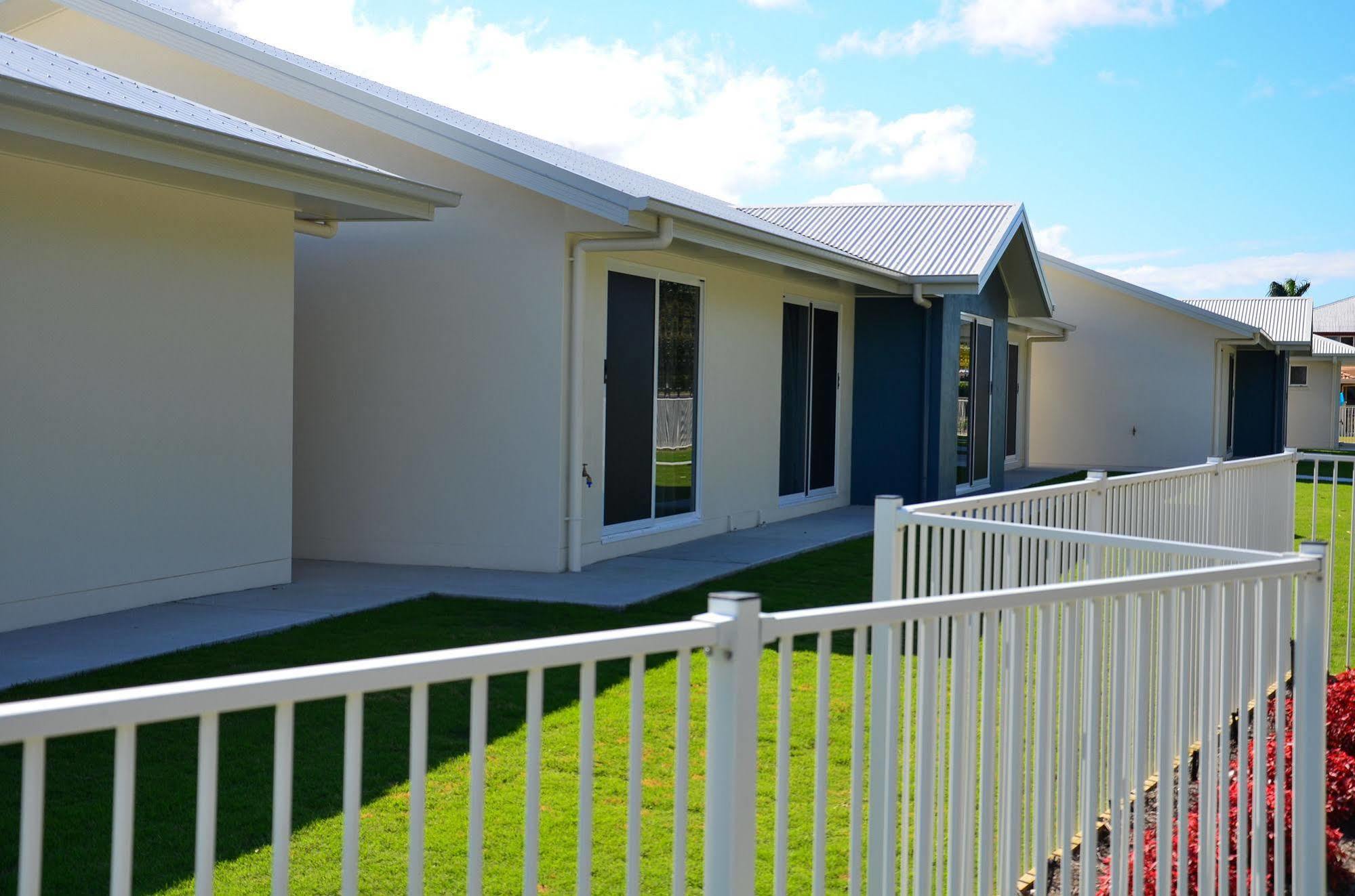 Beachside Boutique Motel Mackay Exterior photo